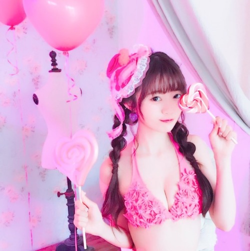 soimort48:  「BOMB!(ボム!) 2018年7月号」 中井りか  https://www.amazon.co.jp/dp/B07CXZ9DKF/