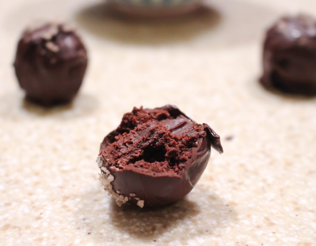 fullcravings:  Dark Chocolate Ginger Truffles with Smoked Sea Salt 
