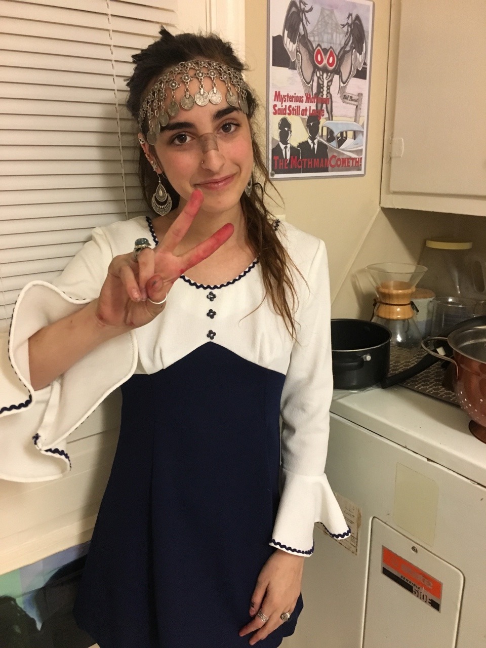 delilahlovelace420:  Fingers still red from paint 💋❤️️💞   Send me things