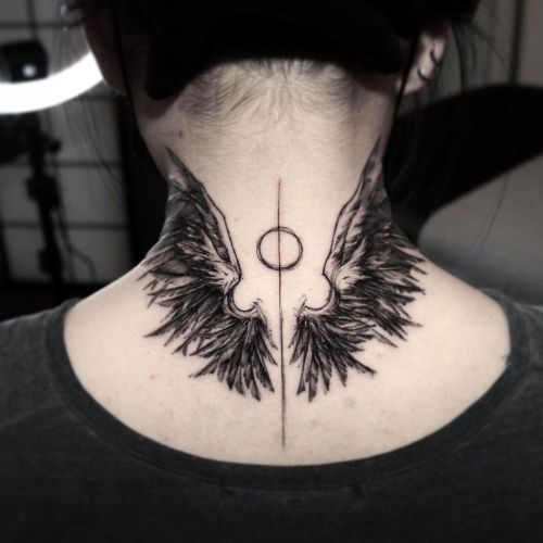 ig: bk_tattooer blackw;line;neck;splatter;wing