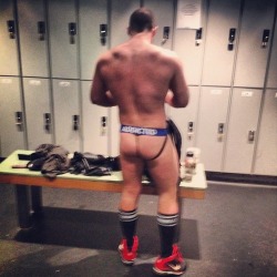 menandsports:  amateur ass in the lockers :