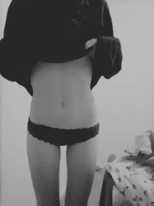 diarymemories13:  samotna-dusza:  sad, black and white blog  Chce taki no 