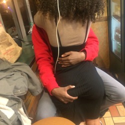 laythatruth:  skankocean:  diekingdomcome:  clarknokent:  habeshabeautymark:  simplytiara:  iamtrakstarjr:  If you’re my girl…. you gotta expect this 90% of the time  This shit turns me on  Same^  Love doin this  Love when they randomly squeeze or