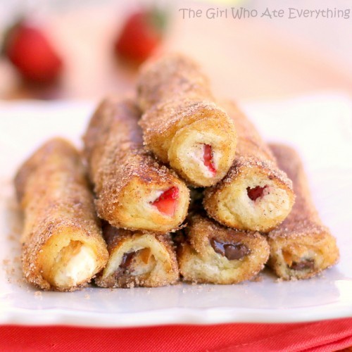 xmits:  thecakebar:  French Toast Rollups Tutorial {click link for full tutorial}  Acid why would you reblog this…. /notes down to make later 