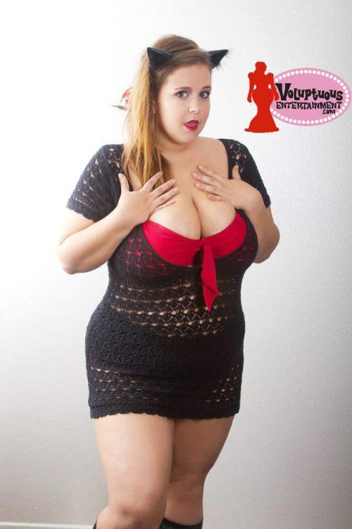Porn photo Minnie Mayhem - I really love that fat bitch!