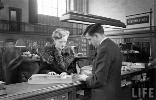 New York Public Library(Alfred Eisenstaedt. 1944)