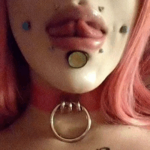 Sex restingcxntface:  Split tongues are always pictures
