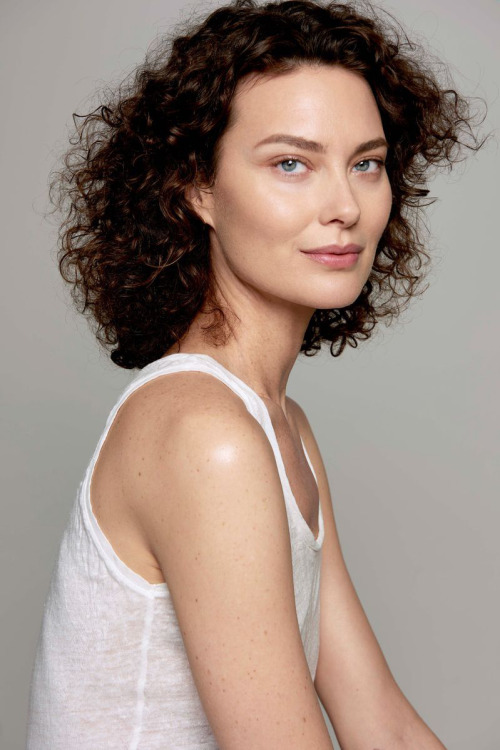 Shalom Harlow  |  CanadianRepresented by The Lions NY