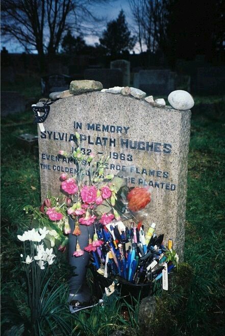 madness-and-gods:Sylvia Plath tombstone