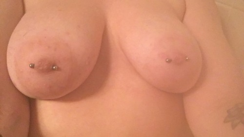 dirtylilbbykitten:I haven’t put clothes on all day, but shower time is still my favorite 😍🤷🏻‍♀️🙈