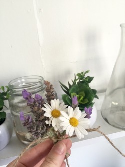 twigdoll:  Picked some pretty flowers from the garden to take to the hospital with me on Saturday 😋  (yayjords on ig) 