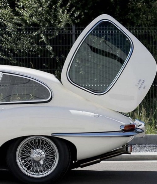 Jaguar E-Type, designed by Malcom Sayer