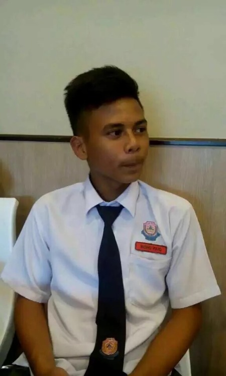 mrstylo69: Budak sekolah merecik Hello there ! I am a bottom ! School boy ! shhhh . Im 16 and still 