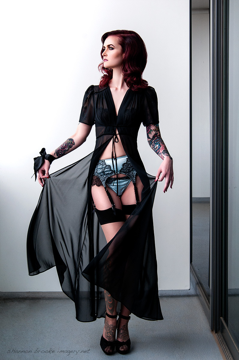 shannonbrookeimagery:  Marion Massacre wearing Von Folies by Dita Von Teese and Kiss