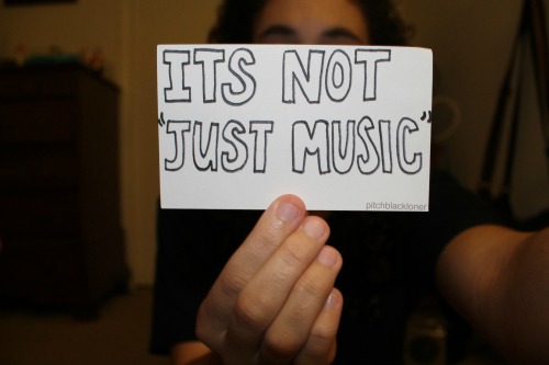 sweatp-4nts:  pitchblackloner:  ON MY DASH OH  you’re so right omg