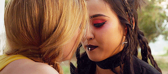 my-flourish-and-blotts:  Angelic sunshine rainbow gay alien and lovely bisexual princess