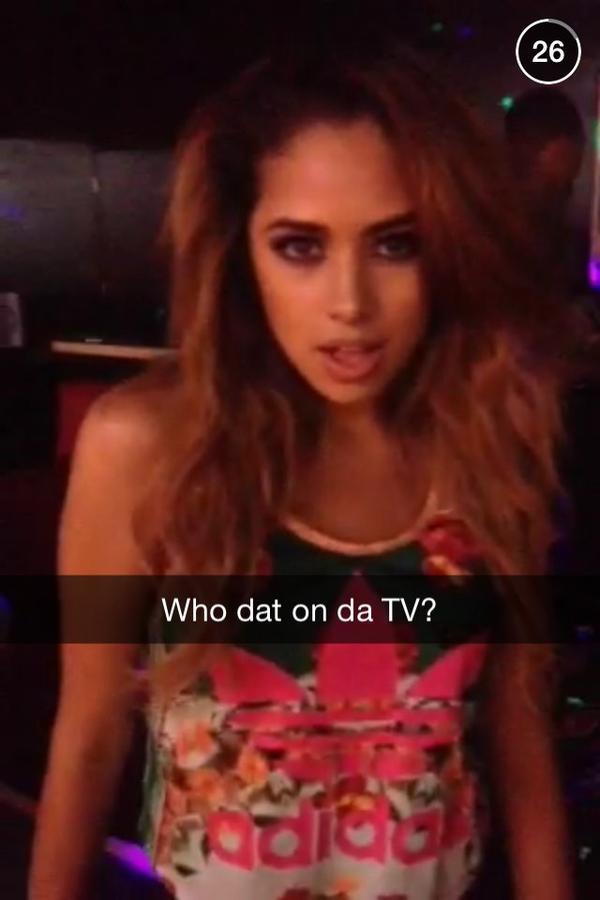 jasminev-news:  November 19th: New activity on Jasmine’s snapchat 