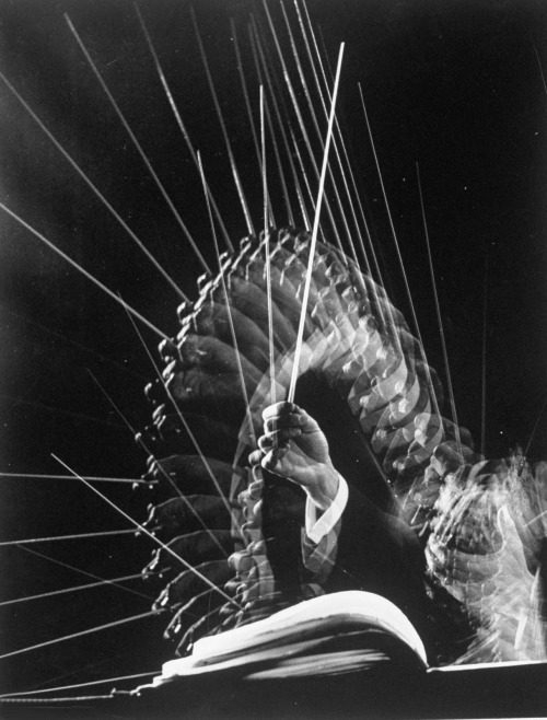 last-picture-show: Gjon Mili, Stroboscopic Image of the Hands of Russian Conductor, Efrian Kurtz, 19