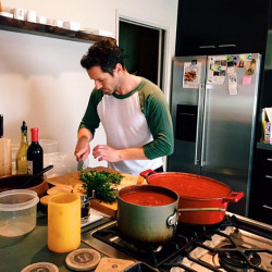 thebohenarchive: My dear friend @IanBohen took time out of cooking sauce to help me with a self-tape audition. #HesSingleLadies [x]