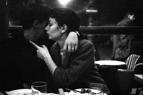 howtoseewithoutacamera:
“ by Léon Herschtritt
Les amoureux de Paris, 1960
”