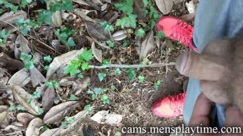 http://cams.mensplaytime.com/I was out for a run and knew I couldn’t wait to piss any longer.  Stopp