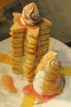 peachymeow:  ninetail-fox:  pancakes ,Harajuku  omggg