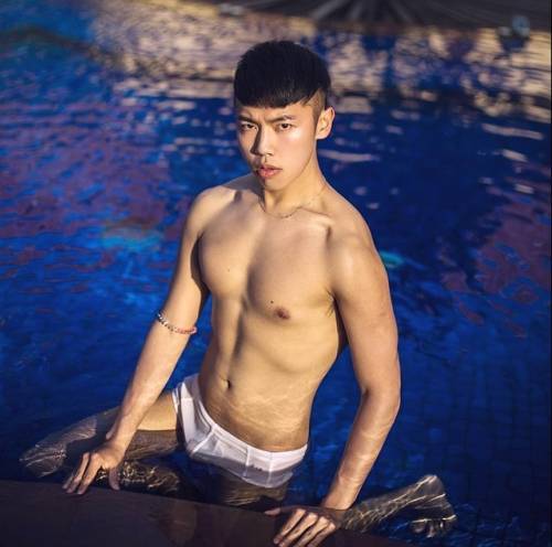 hunkxtwink:  Instagram/yudarren  Hunkxtwink - More in my archive  