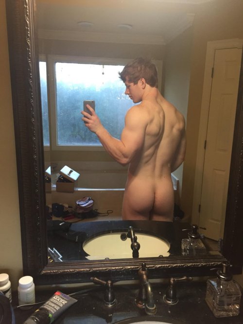 ginger-kicks:  Phat ass brah (via Guys with porn pictures