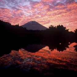 fer1972:  Mount Fuji photographed by Koichi