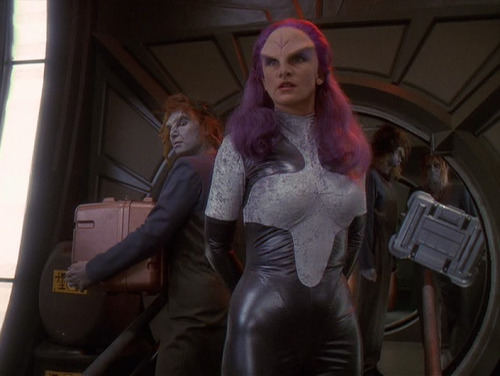 chroniclesofkanarnia:Rionoj the Boslic freighter captainI wish we got to know more about this fabulo