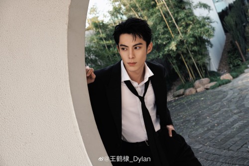 💫 Dylan Wang Updates 💫 on X: Happy to serious face Dylan in