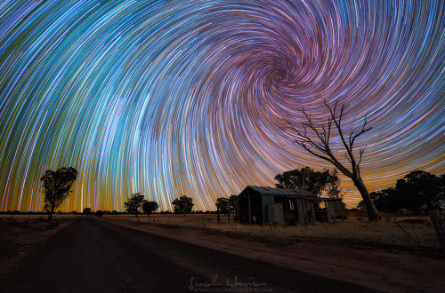 spinningblueball:Star Trails By Lincoln Harrison