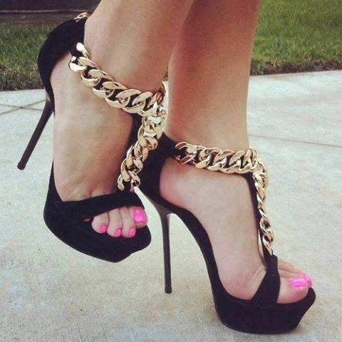 glamours-antonela:   