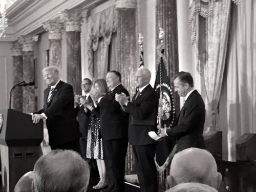 .@POTUS speaks @StateDept and welcomes @SecPompeo as the new Secretary of State to applause and chee