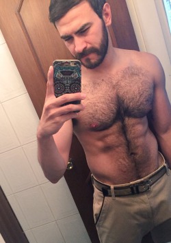 sweatyhairylickable:    http://sweatyhairylickable.tumblr.com for more hairy sweaty dudes!   