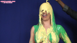 girlsingoo:  Custard hat or cake mix hat…what