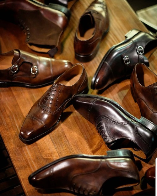 The Shoe Table. courtesy @leatherhealer . . . . #jfitzpatrickfootwear #jfitzpatrick #mensshoes #dr