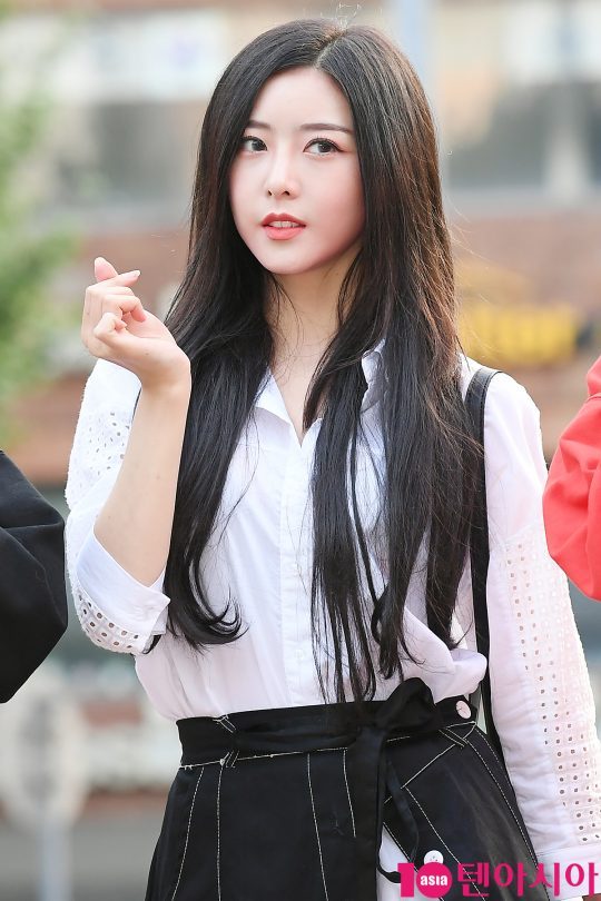 korean-dreams-girls:SeulJi (Rania) - On the way to Music Bank Pics