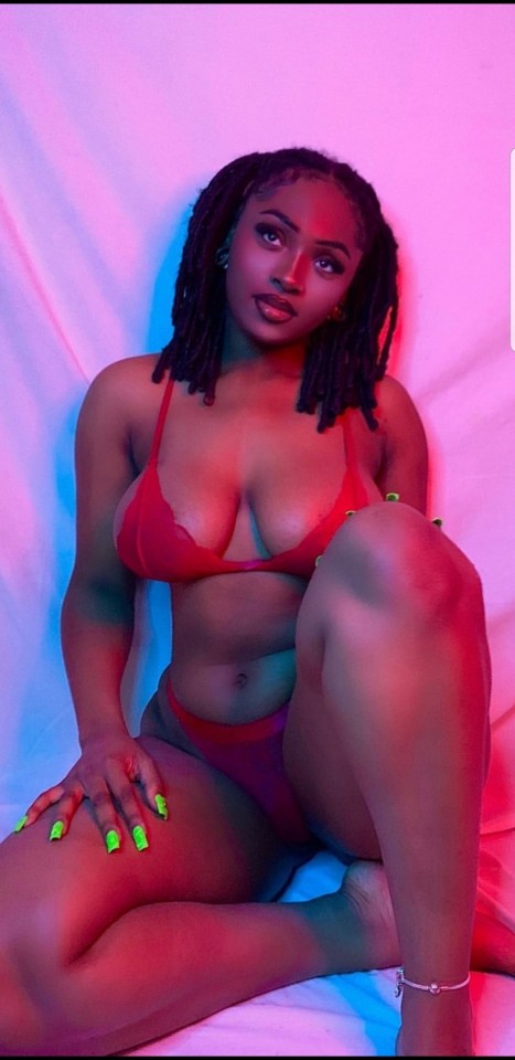 allaboutthatchocolate:BlackBerry Gorgeous Women 