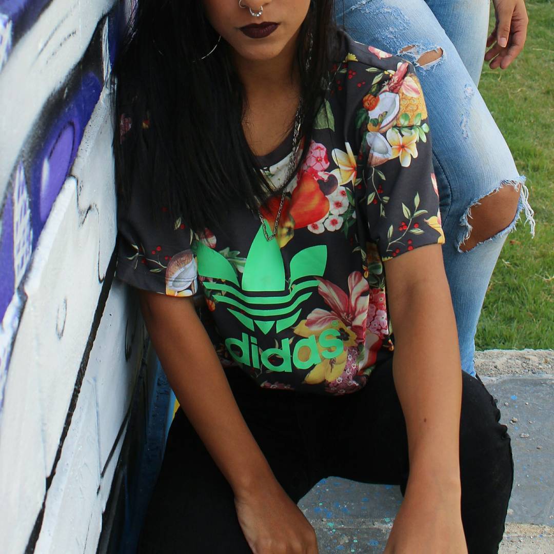 Ela é mulher com marra de menina