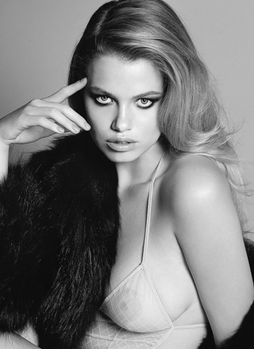 Sex glacialized-fashion:  Hailey Clauson by Yu pictures