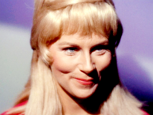 static-warp-bubble: Ladies of Star Trek