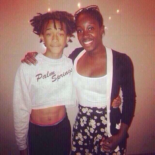 aboinamedmicky:  kira-pride:  Jaden Smith looks flawless in wears shorts, or dresses
