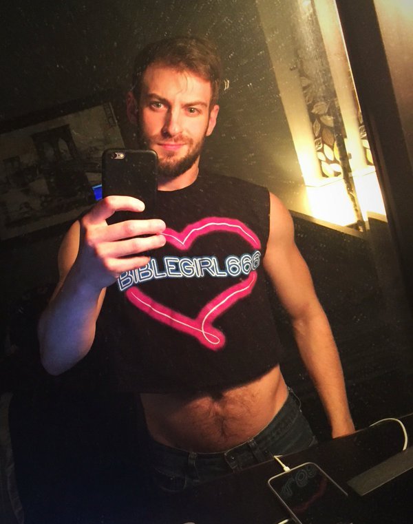 txcwbysexy:  colungafrank:   Bravo Delta         Stud