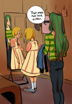 toriknew:  Makishima helps Aoyagi shop for clothing.