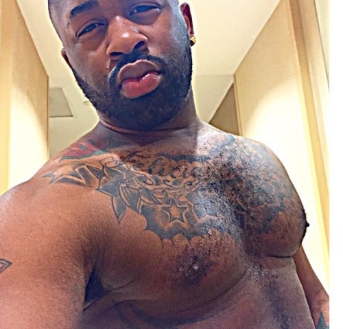 seeker310:watchandstare:thickboyswag: Submission Damn handsome &amp; hot!! Those lips are everything