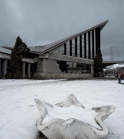 socialistmodernism:  Predeal Railway station, Predeal, Romania, built in 1968, arhitect: Irina Rosetti, Ilie Radulescu engineer: Mircea Mihăilescu © BACU #socialistmodernism 