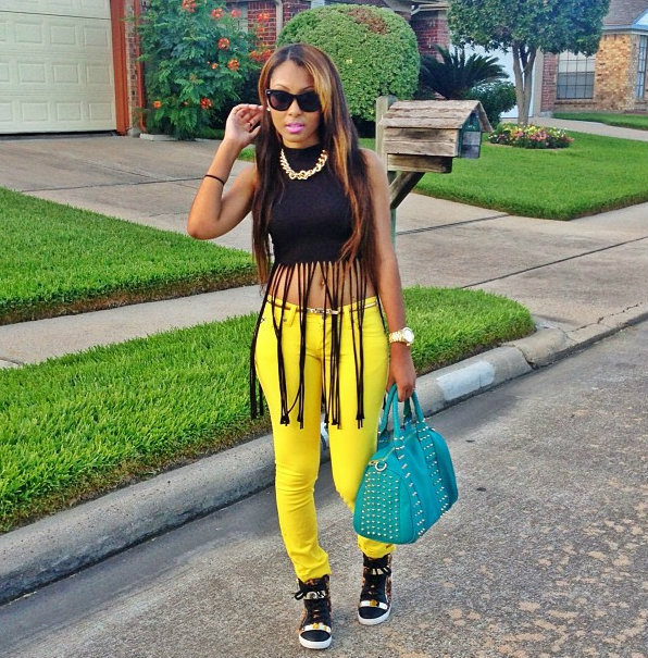 I admire her style and beauty, wonder who she is