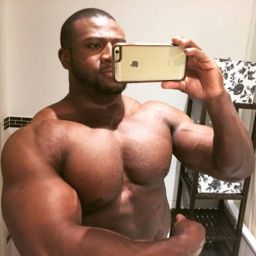 bigmalepecs:  @antpt15
