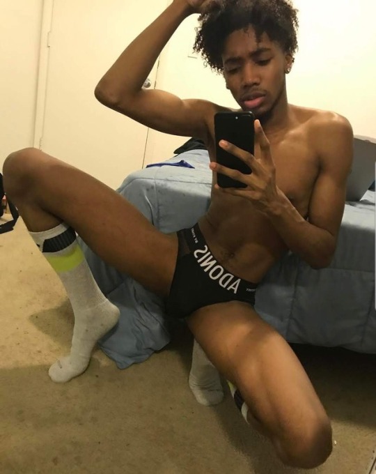 royal-diadem:  👑 lil King got the spread 👑